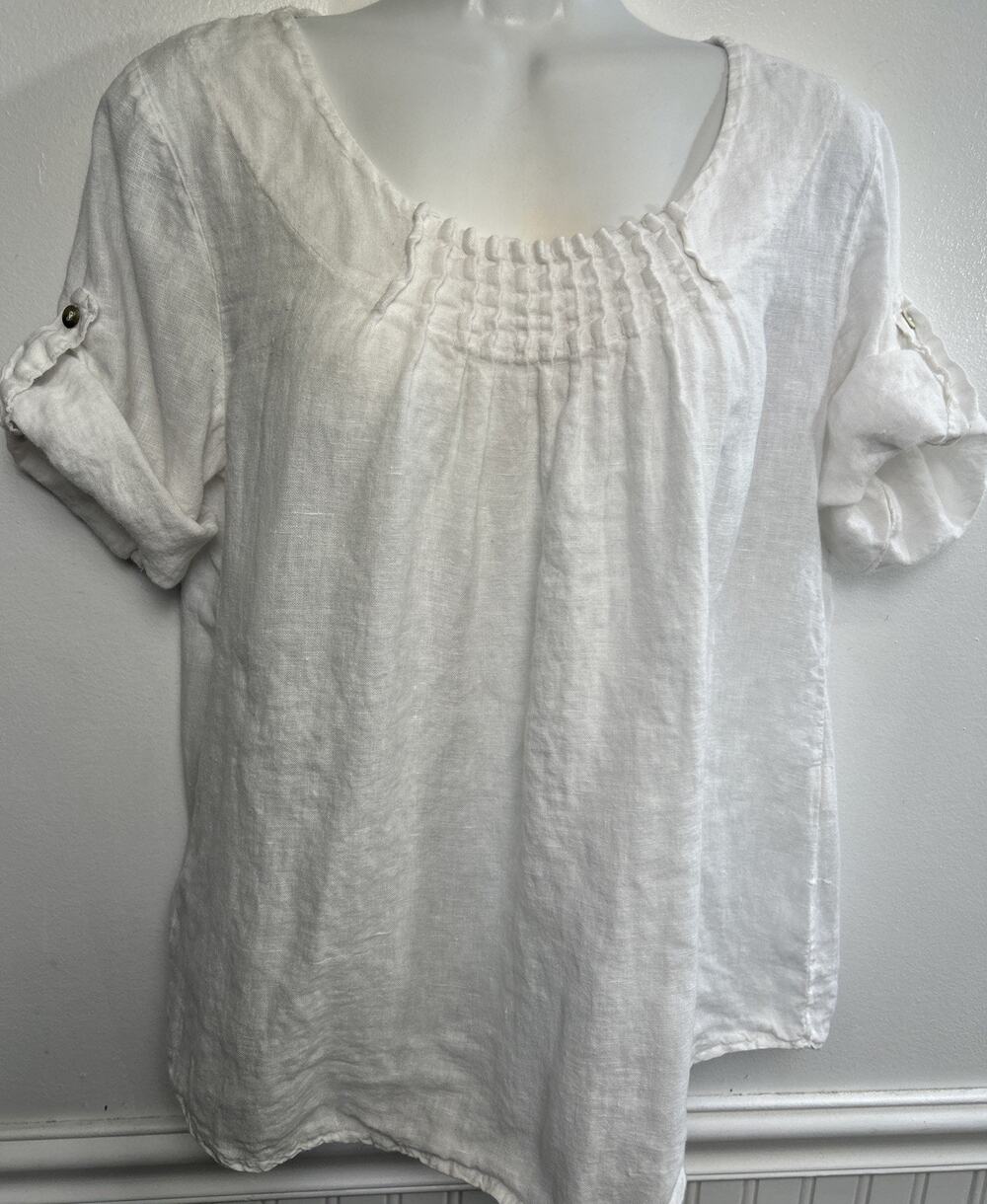 Lina Tomei White Linen Top M Roll Tab Short Sleeves Pleated Italy Coastal Beach